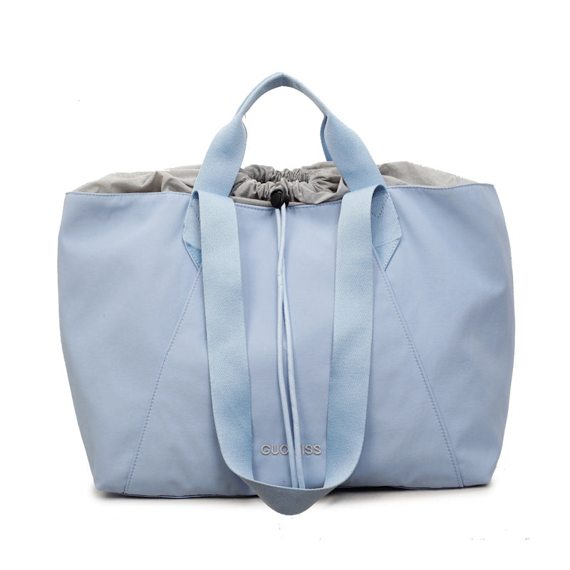 Vielseitige Reisetasche mit mehreren Taschen