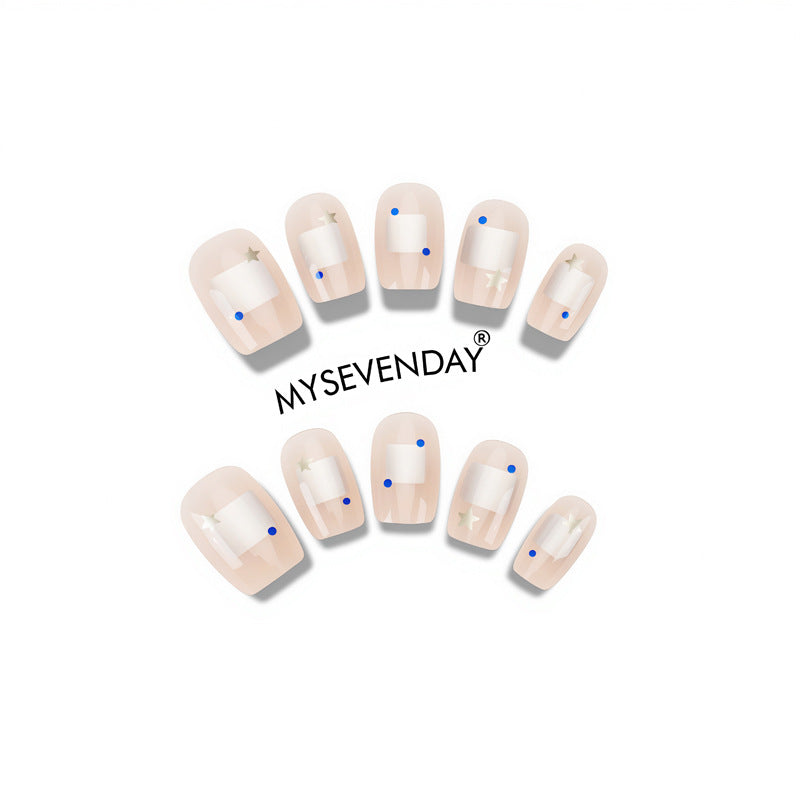 Elegantes Press-On-Nageldesign-Set mit Stern- und Punktmustern Brehn