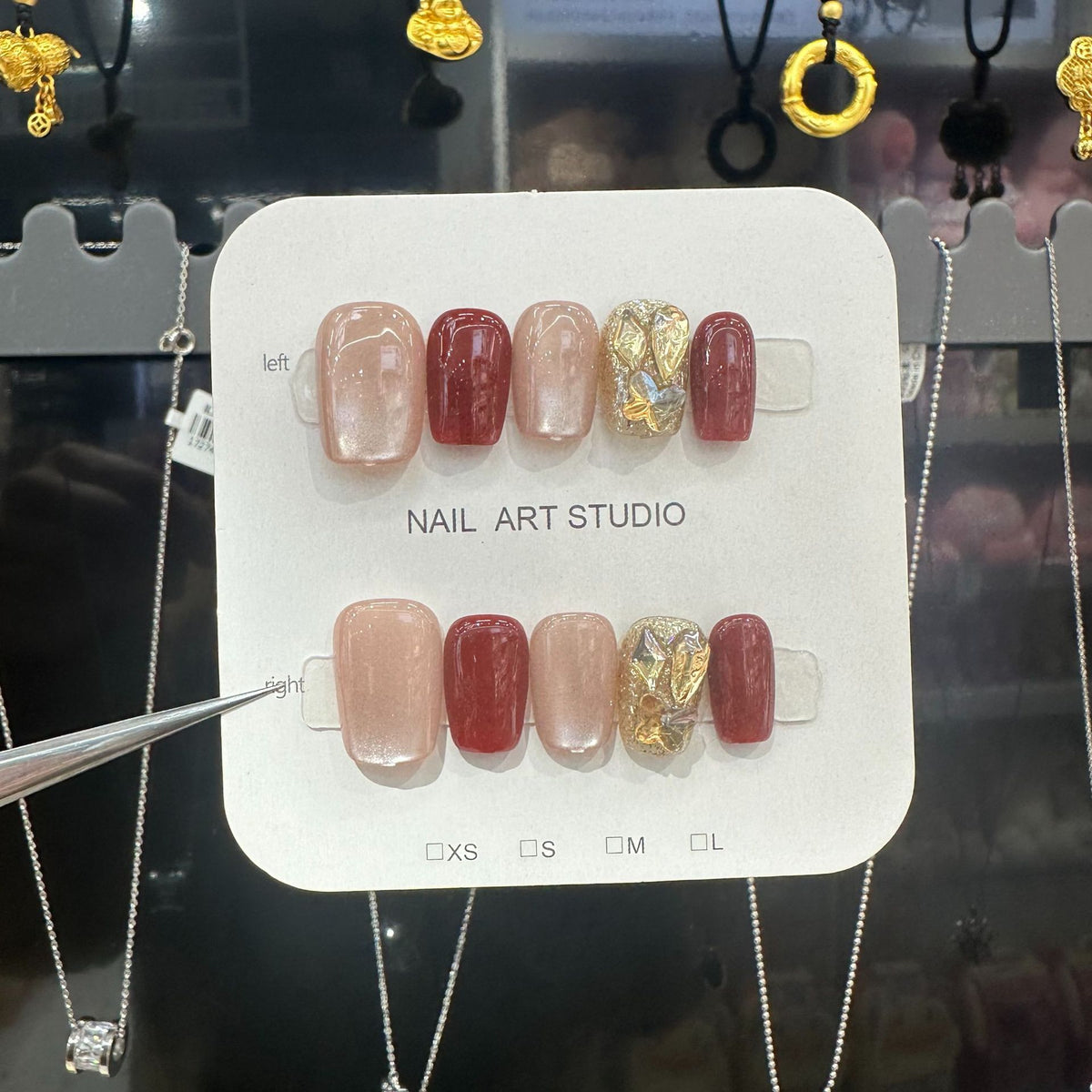 Glamorous Press-On Nail Set Brehn