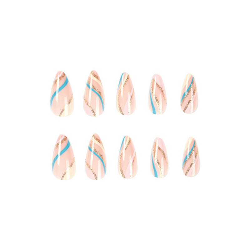 Kunstvolle Nailart mit metallic Akzenten und abstrakten Designs Brehn