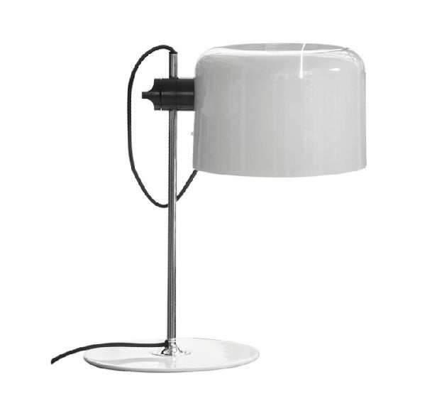 Moderne Schreibtischlampe mit verstellbarem Schirm