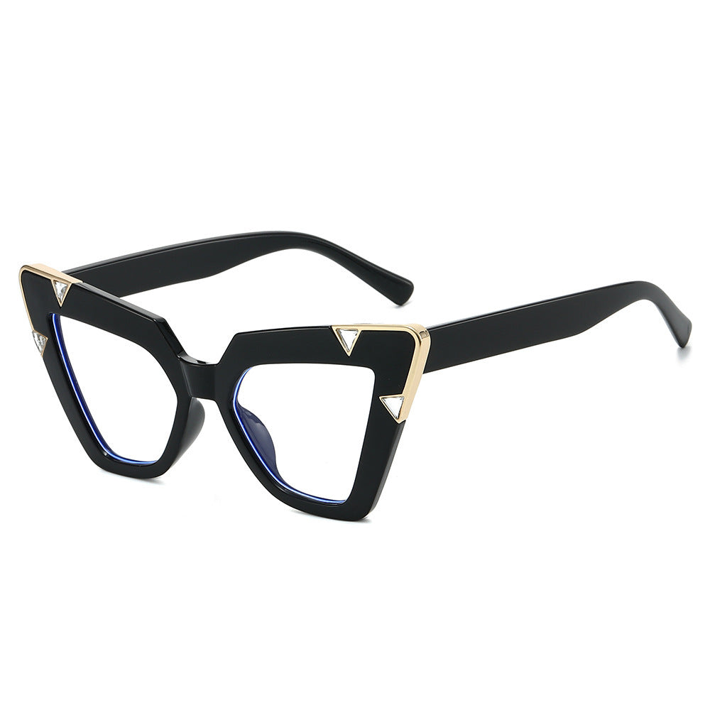 Statement Cat-Eye Sonnenbrillen mit dekorativen Akzenten Brehn