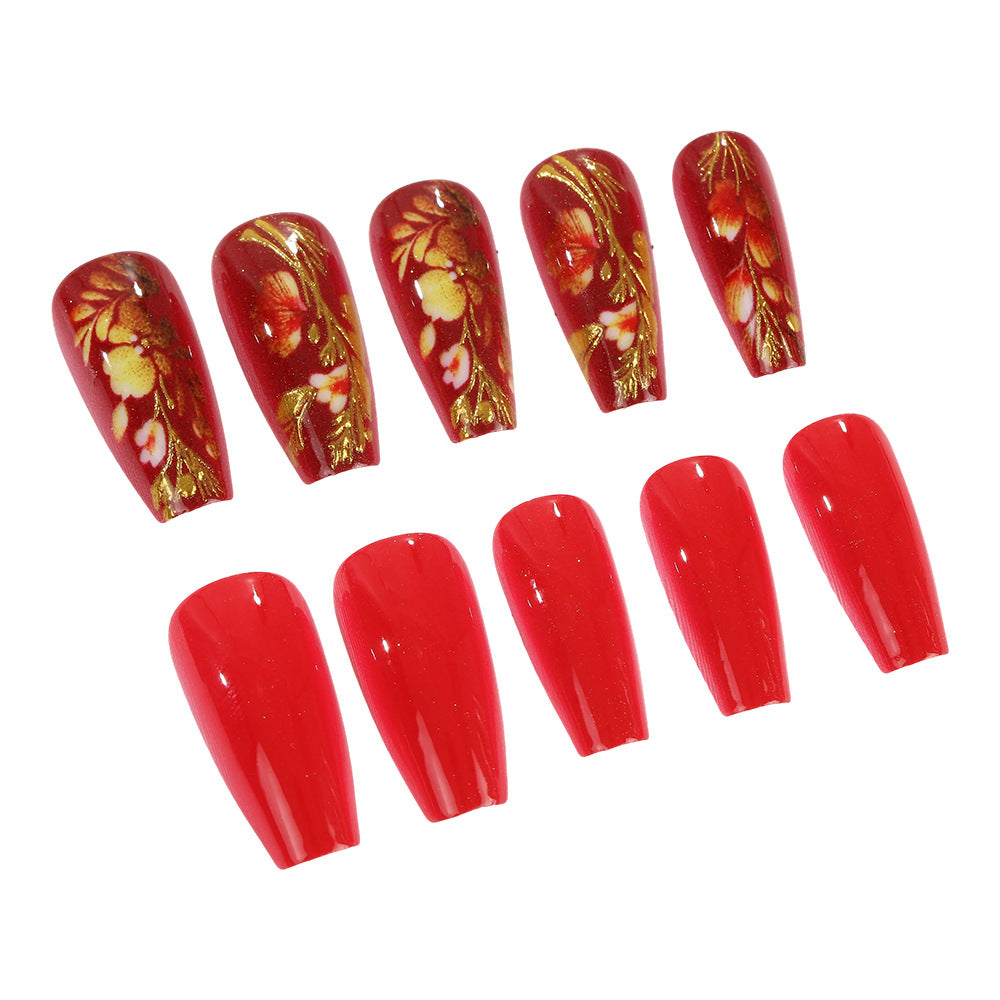 Kunstvolle Nagelspitzen im eleganten Blütenmuster Brehn