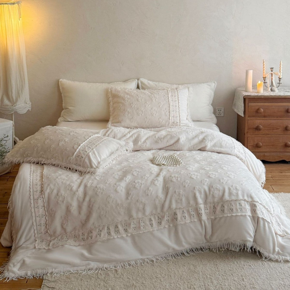 Bestickte florale tufted Baumwoll-Bettbezugset mit Spitzeneinfassung und franjiertem Rand