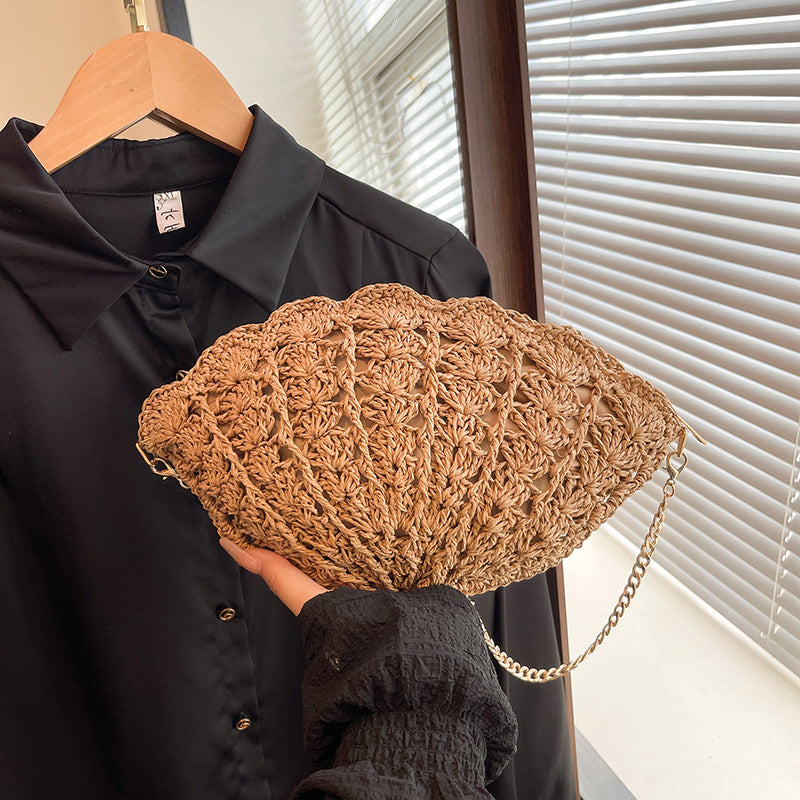 Elegante Häkel-Handtasche in Muschelform