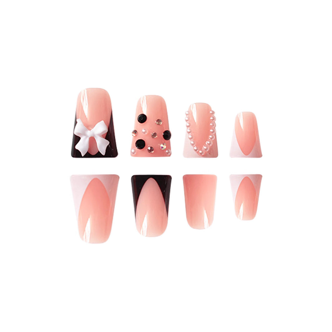 Dekoratives Press-On-Nagelset mit elegantem Design Brehn