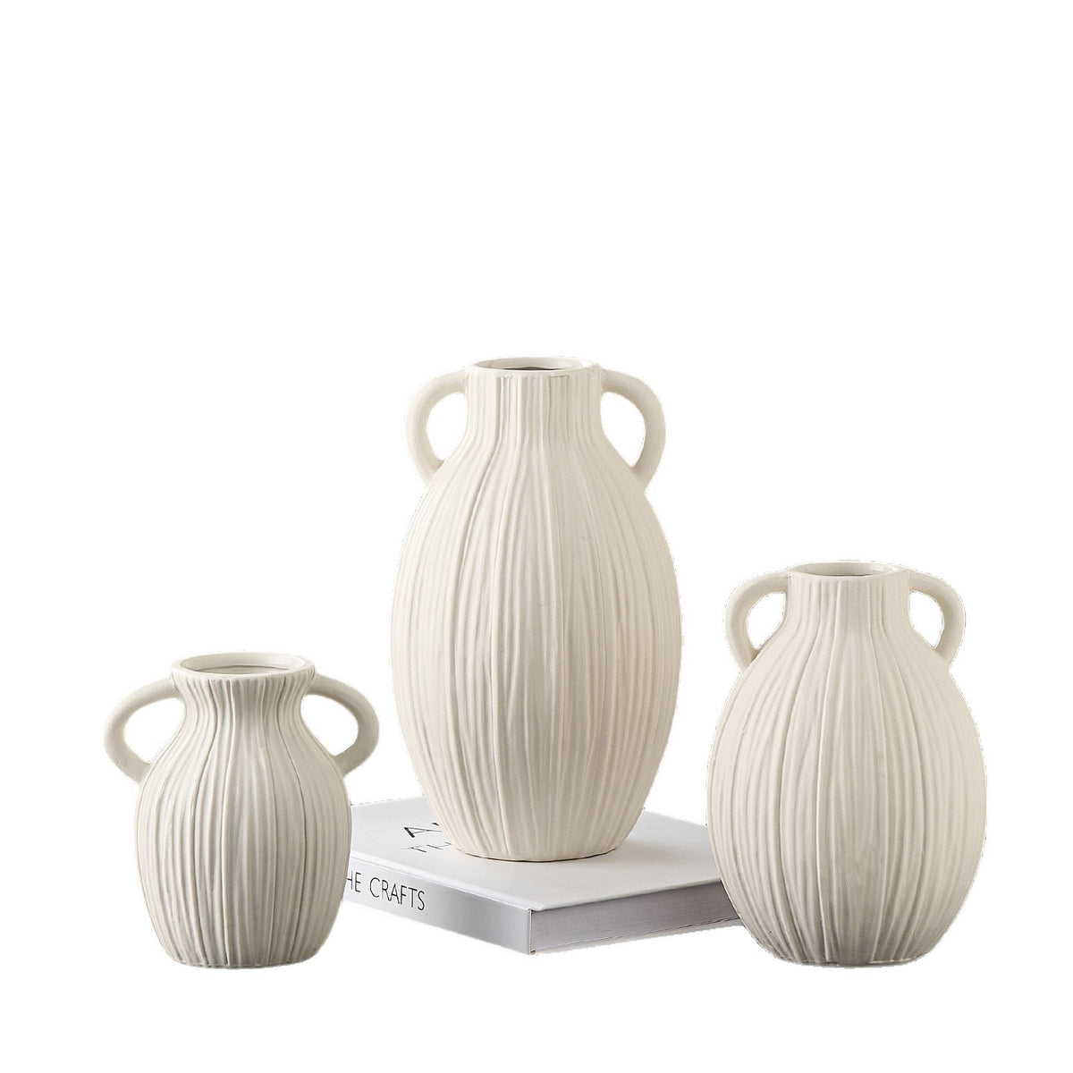 Dekorative Keramikvase mit kunstvollem Rillenmuster Brehn