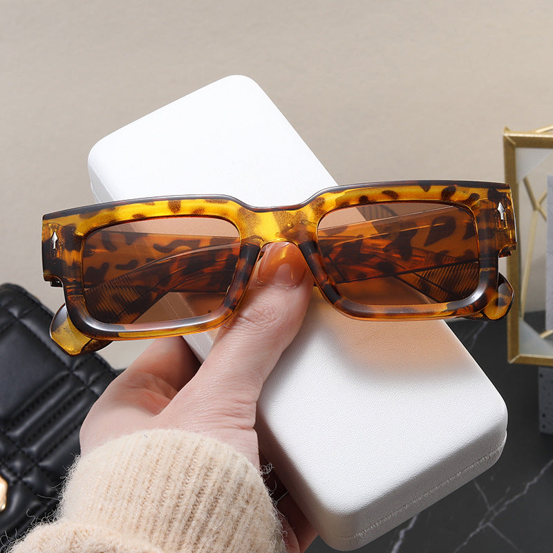 Damen Modische rechteckige Sonnenbrille mit hochwertigen Gläsern Brehn