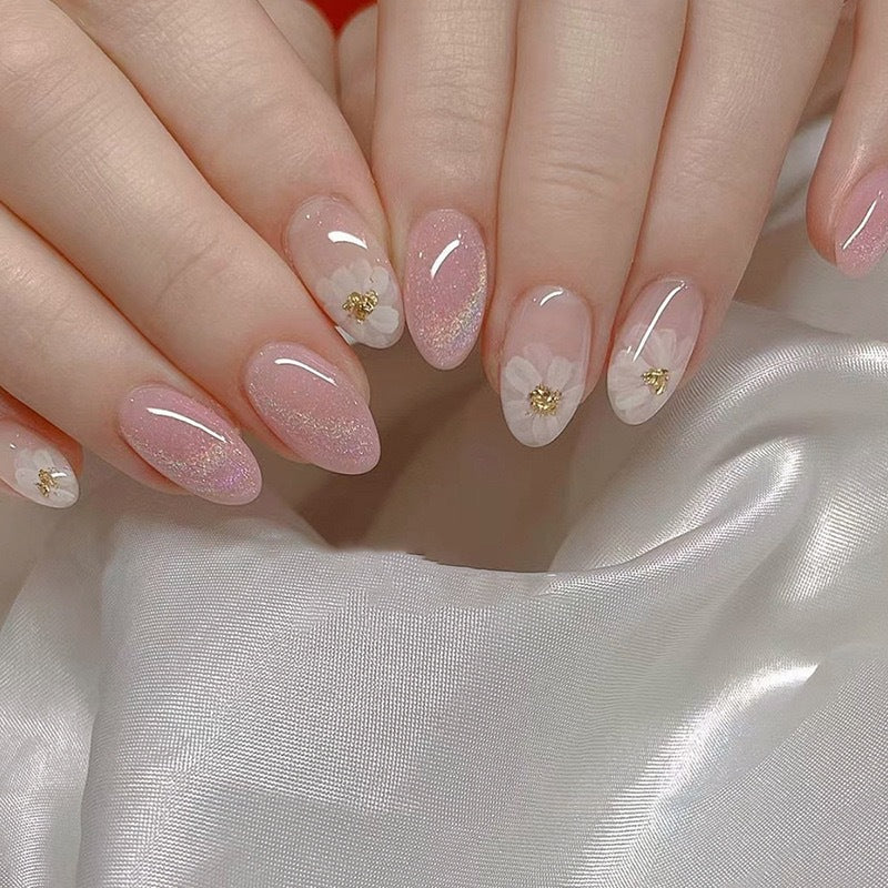Künstlerisches Floral Press-On-Nagel-Set mit glitzernden Akzenten Brehn