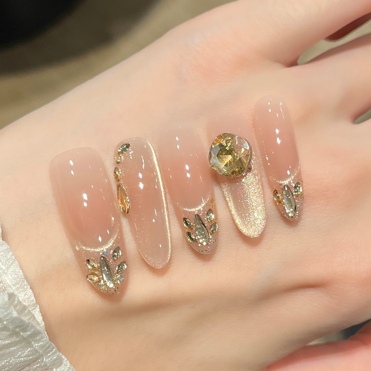 Elegante glitzerverzierte Press-On-Nagelverlängerungen Brehn