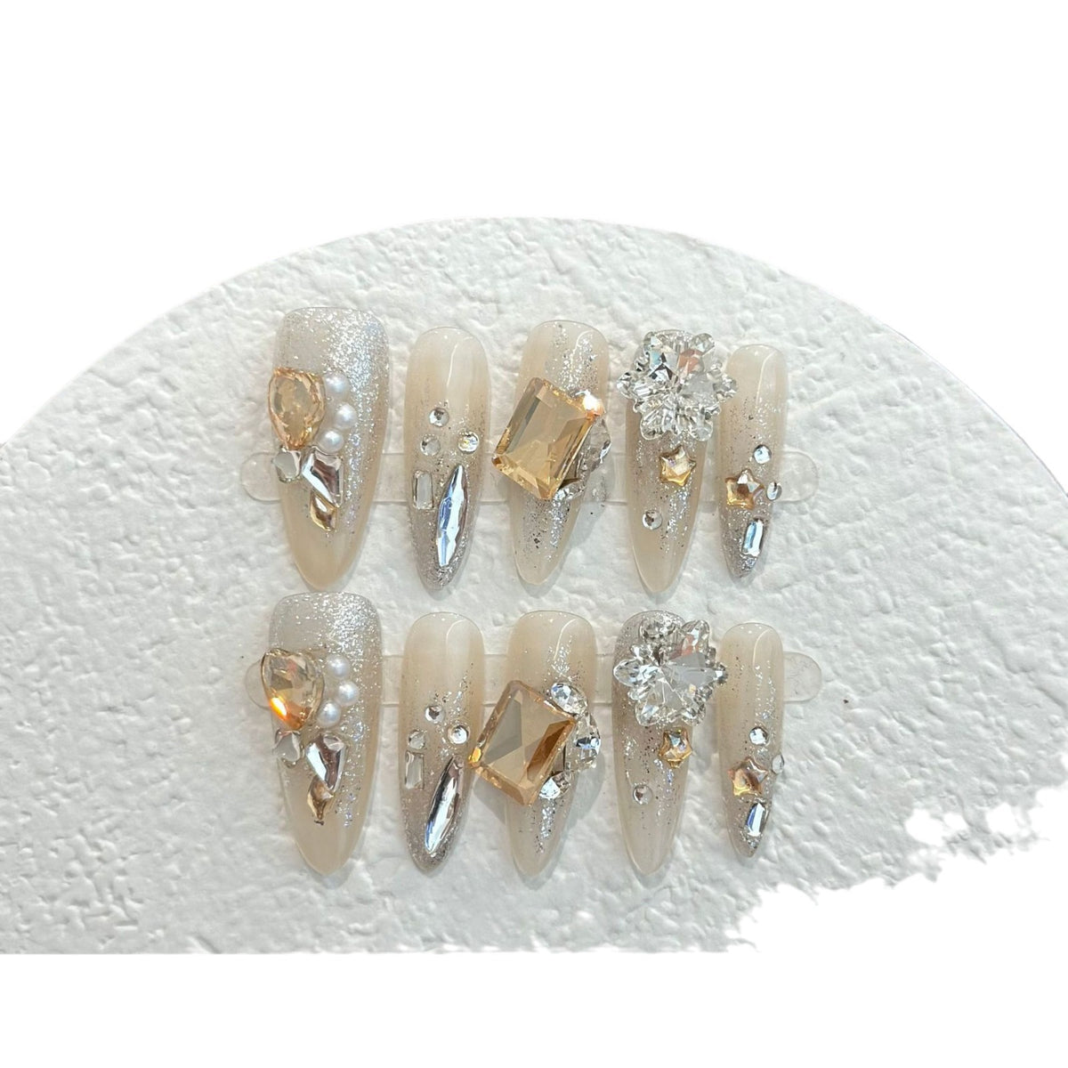 Luxuriöse mit Strass verzierte Press-On Nägel