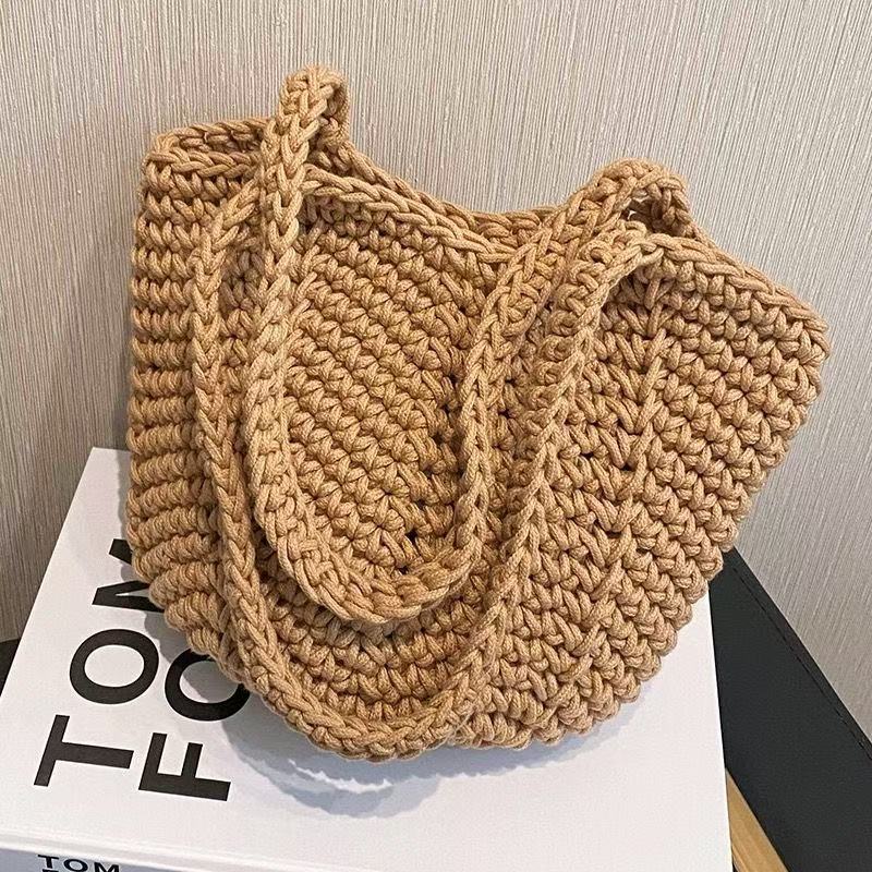 Trendige, Handgefertigte Häkel-Tasche Brehn