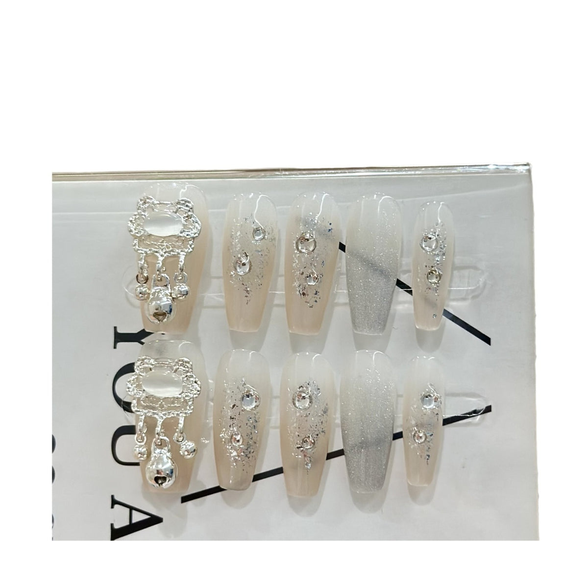 Glamouröse elegante Press-On-Nagelset mit Strassakzenten
