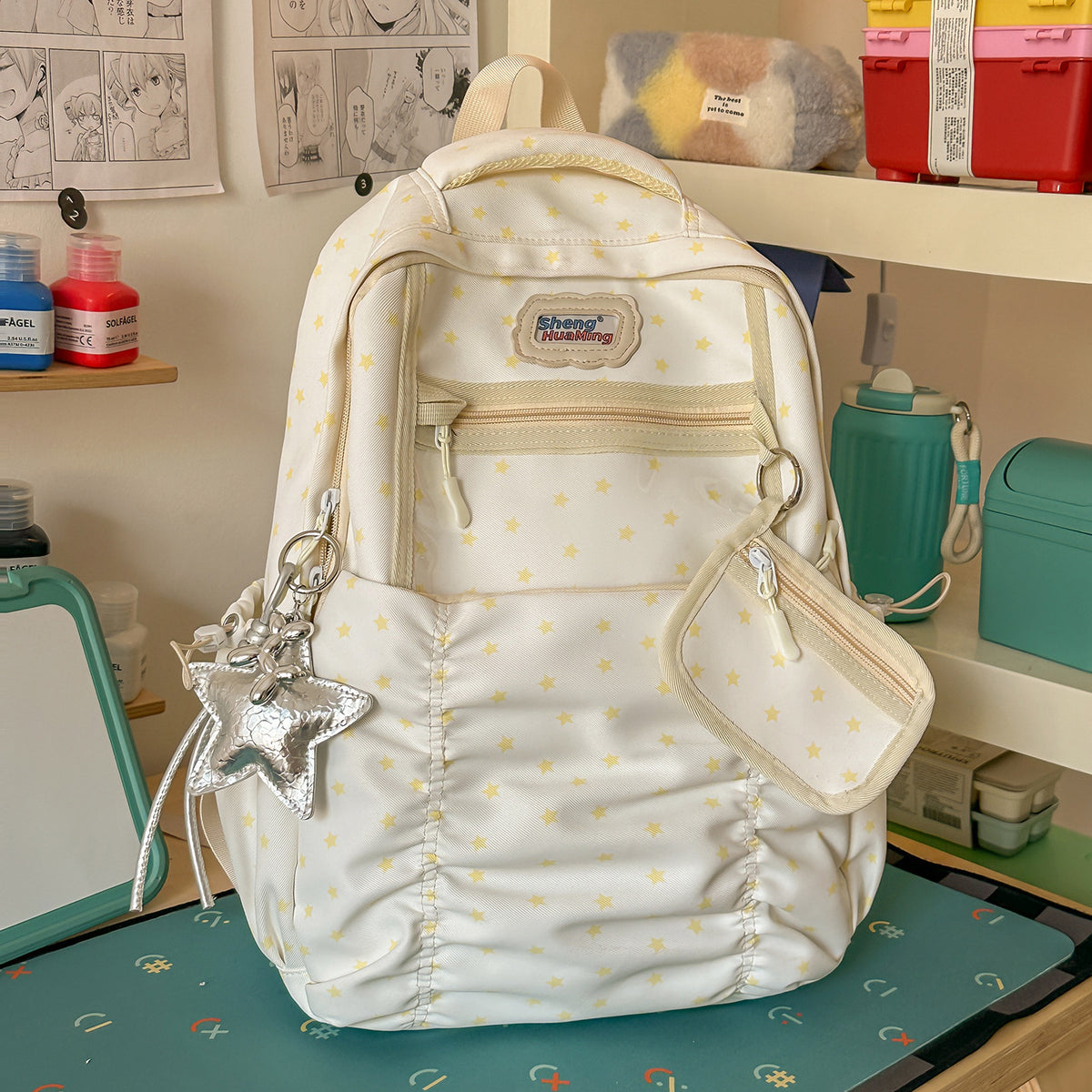 Stylische Mehrfach-Taschen-Rucksack mit Sternakzenten Brehn