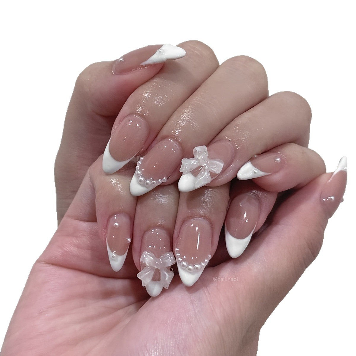 Kunstnagelset mit eleganten Verzierungselementen Brehn
