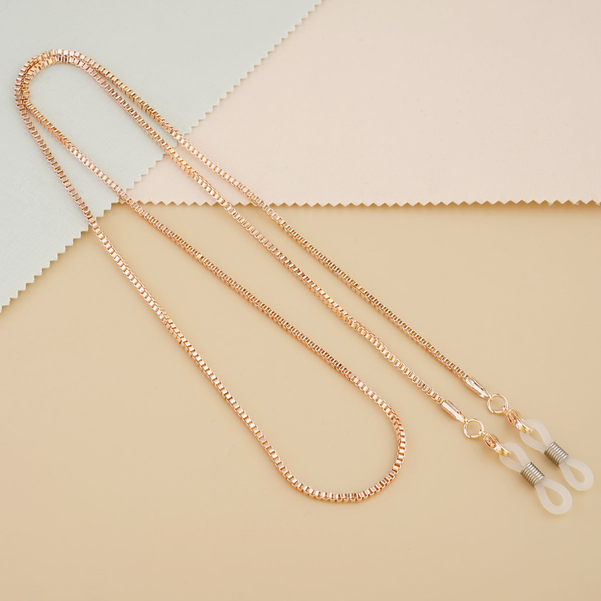 Sleek Metal Eyewear Kette Brehn