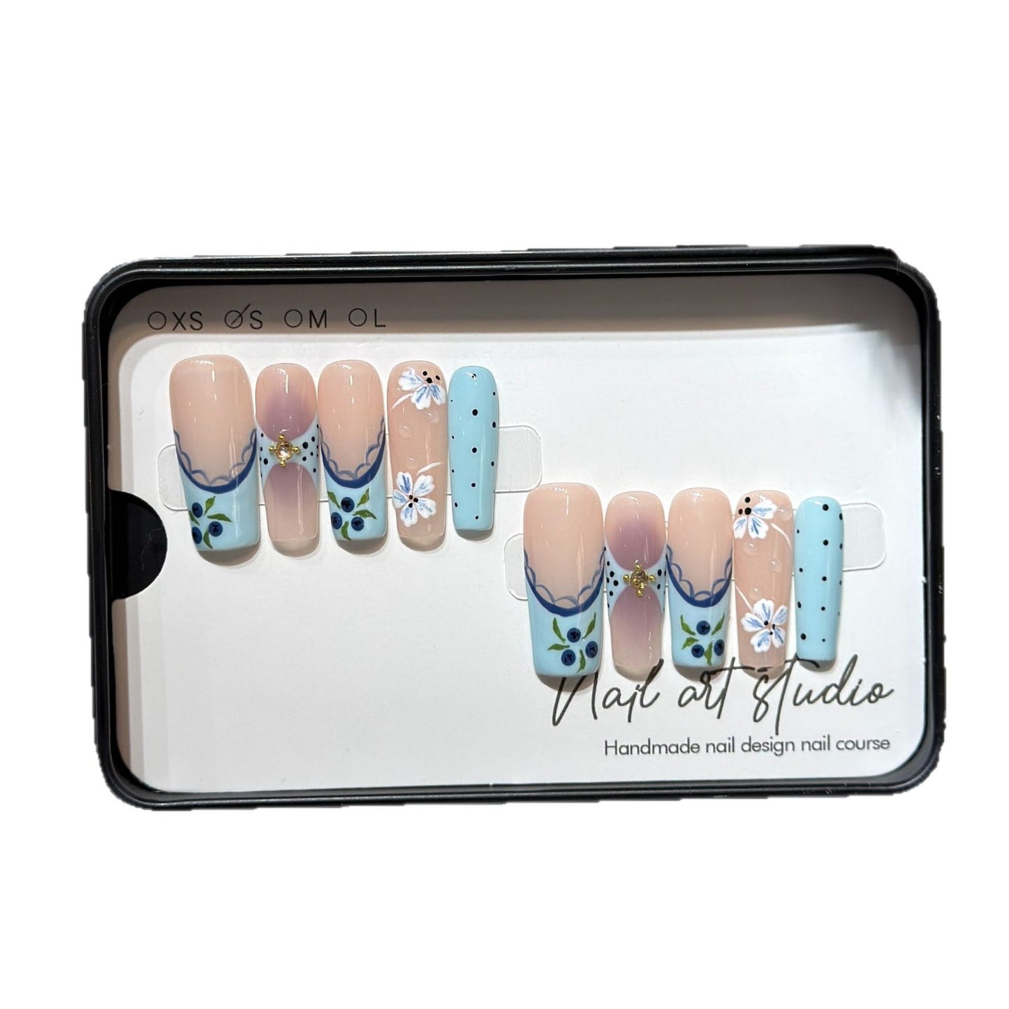 Künstlerisches Press-On-Nagelset mit floralem und geometrischem Design Brehn