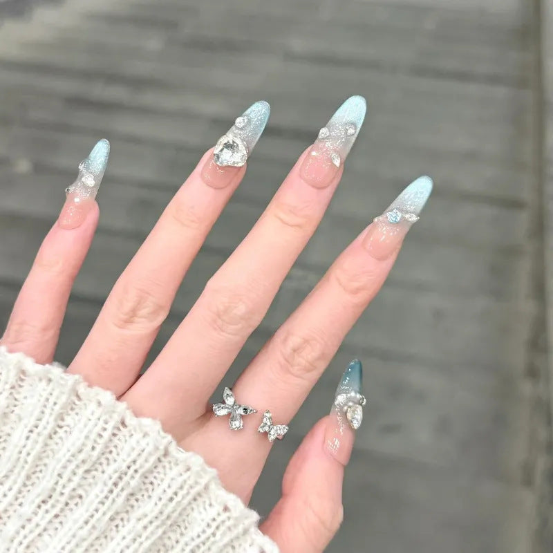 Dekoratives Strass-verziertes Press-On-Nagelset Brehn