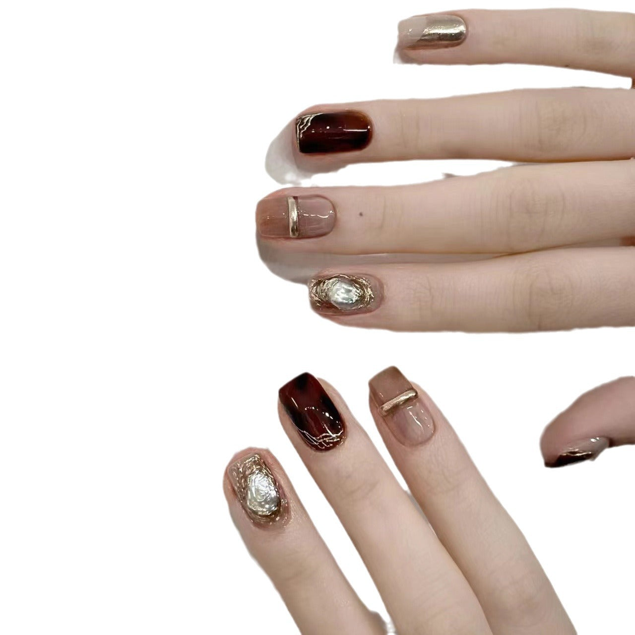 Elegantes Nagelkunstset mit einzigartigen Marmor- und Metallicelementen Brehn