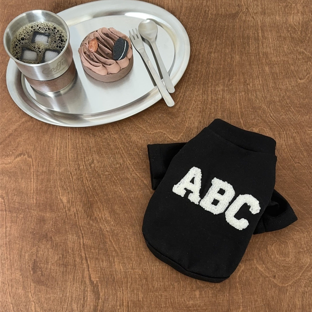 Kleiner Hund Weiches Baumwoll-T-Shirt mit Chenille Buchstaben Applikation