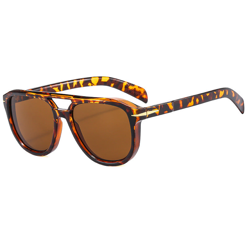 Damen Sonnenbrille mit markantem Rahmen und schützenden Gläsern Brehn