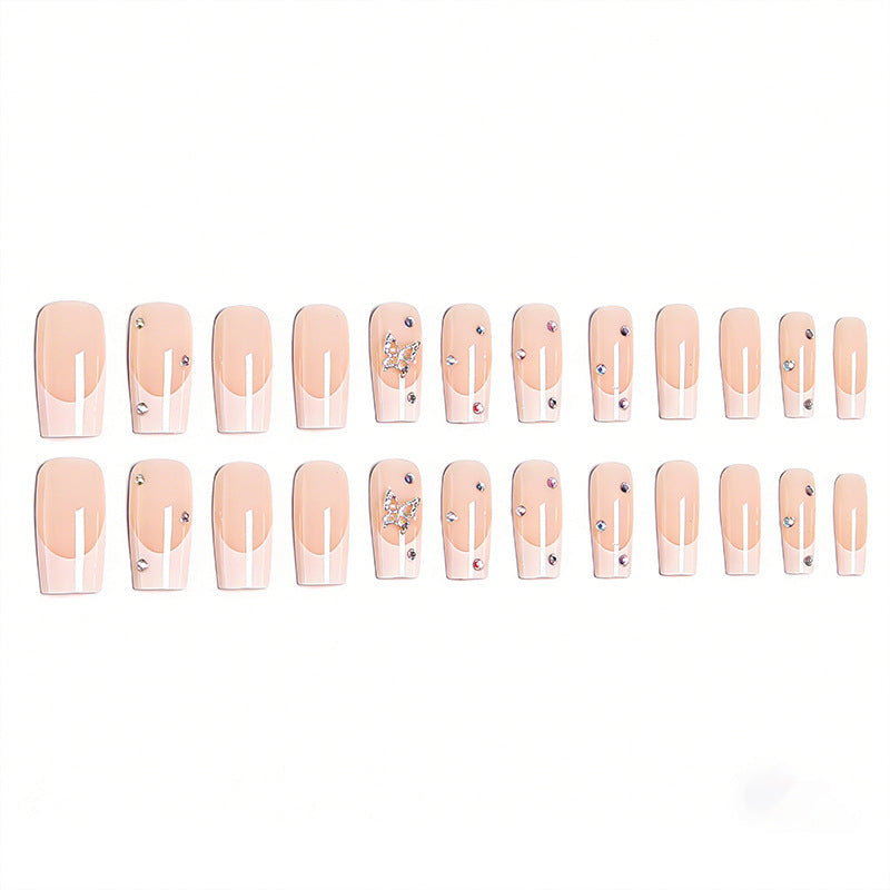 Kunstvolle Nagelset mit Schmetterlingsverzierung Brehn