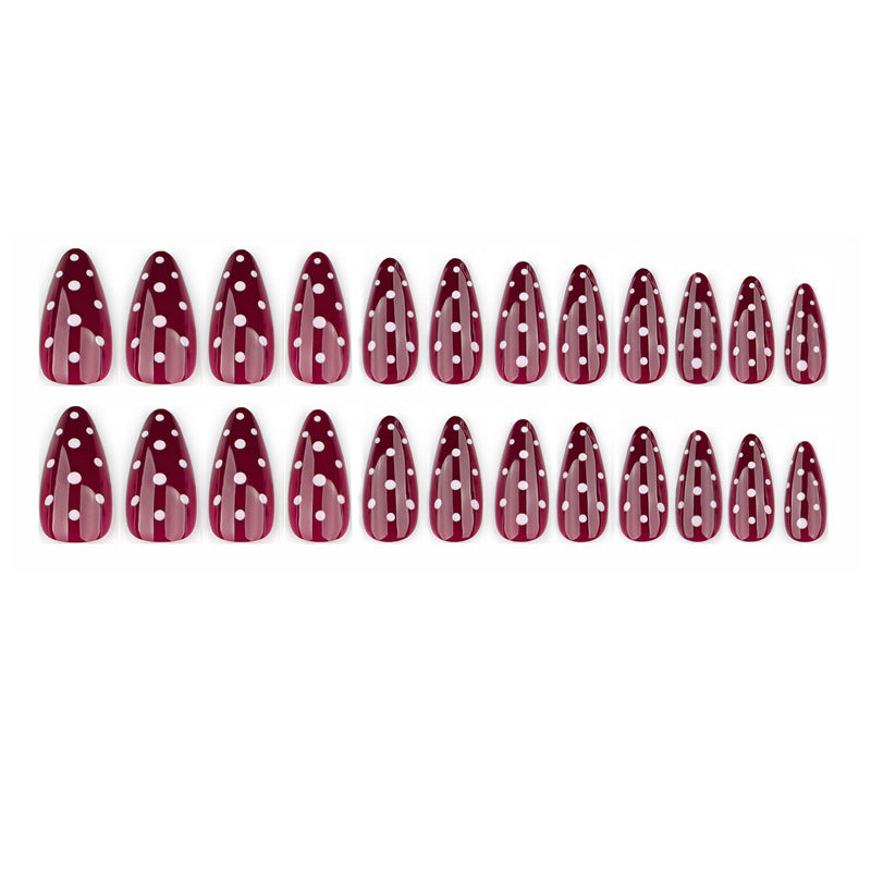 Kunstnagelset mit eleganten Punkten und trendigem Design Brehn