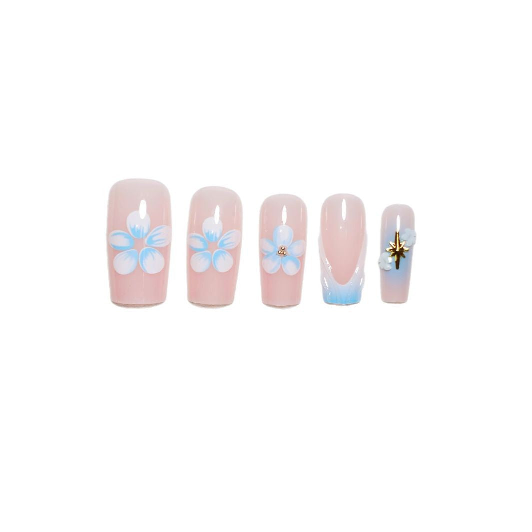 Blumenverzierte Nagelkunstverlängerungen Brehn