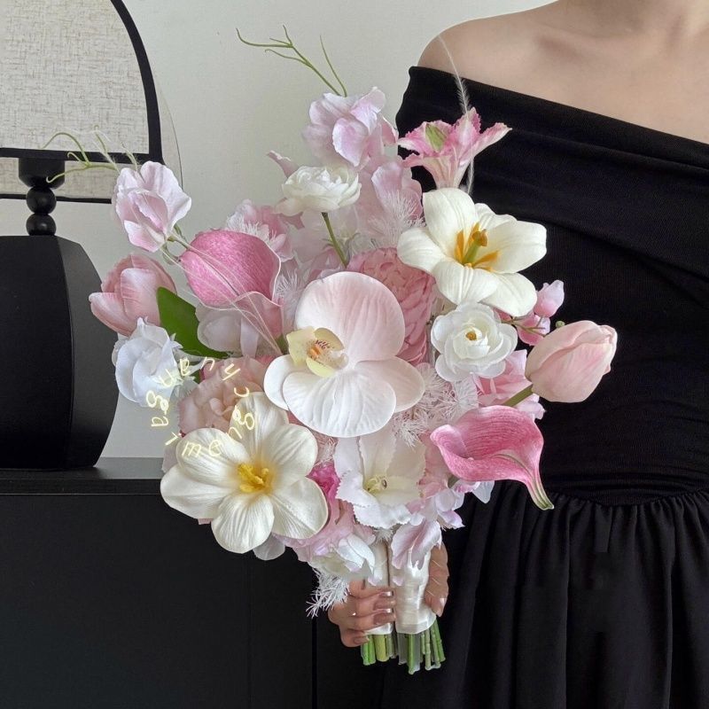 Eleganter künstlicher Blumen Brautstrauß
