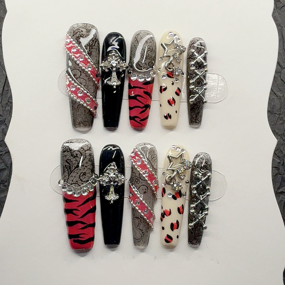 Dekorative Nagelkunst