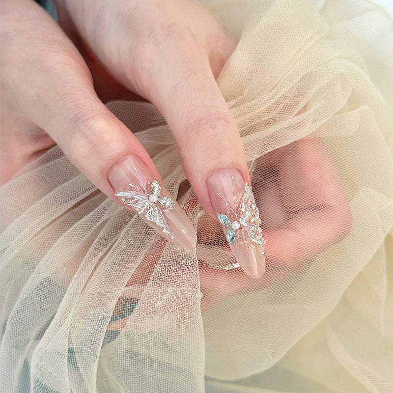 Glamouröse Stiletto Press-On Nagelkunst Set mit eleganten Edelsteinen Brehn