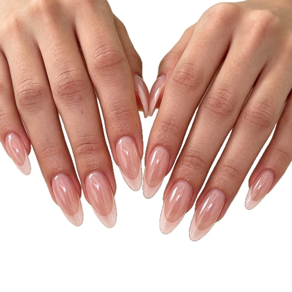 Hochwertige Kunstnägel mit Elegantem French-Tip Design Brehn
