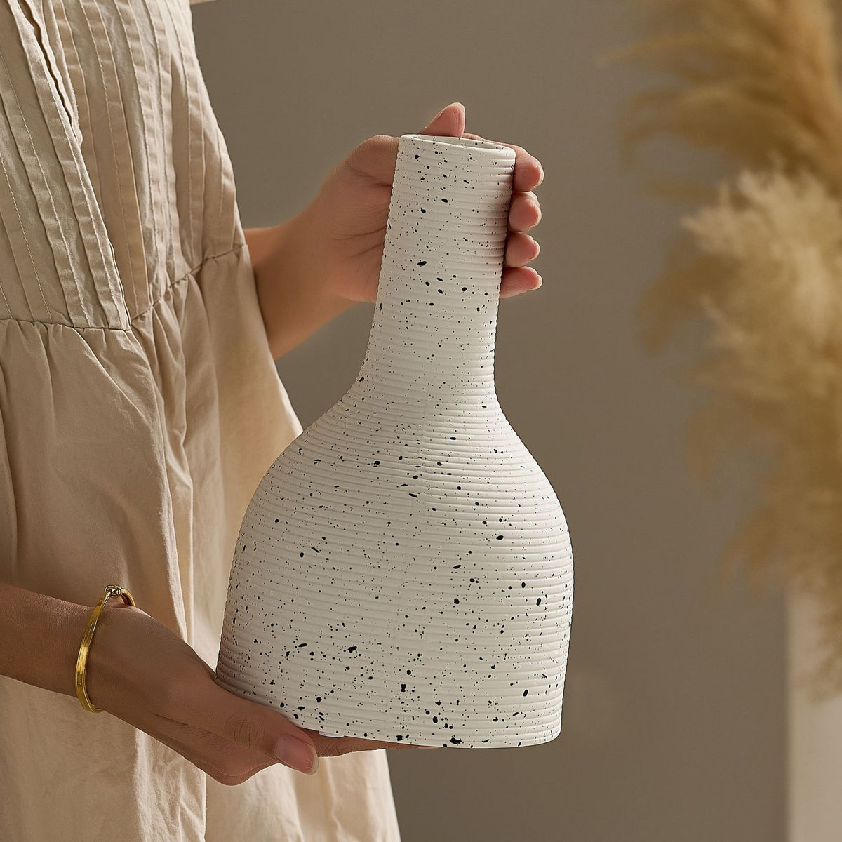 Elegante und Kunstvolle Keramikvase Brehn