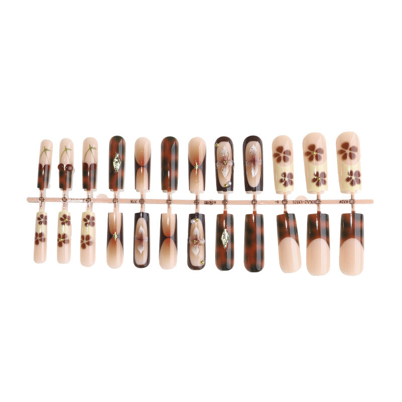Floral Press-On Nail Set Brehn