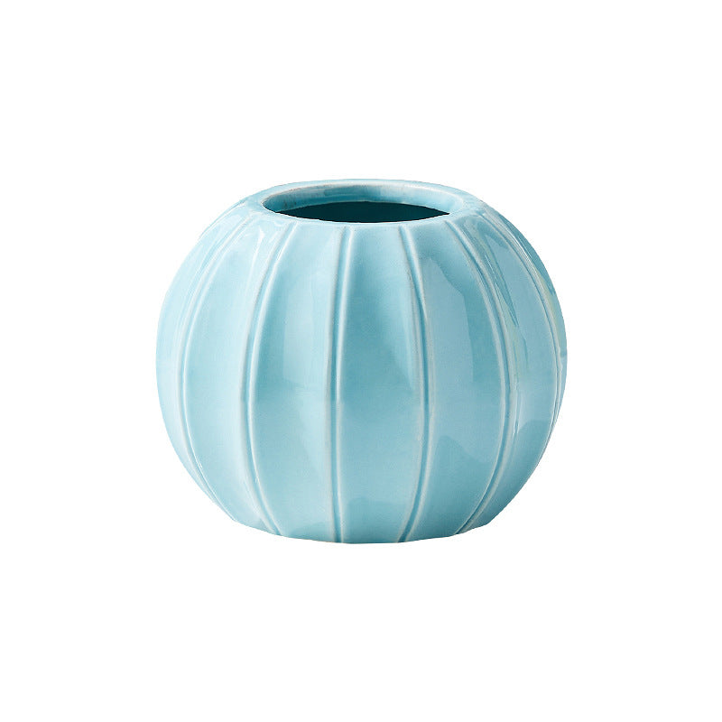 Dekorative Keramikvase mit modernem Rillenmotiv Brehn