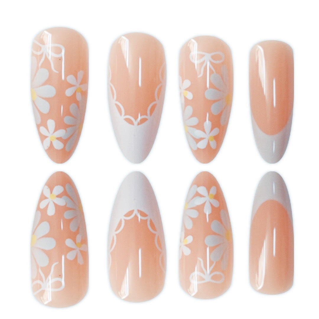 Elegante florale Nagelkunst Verbesserungen Brehn