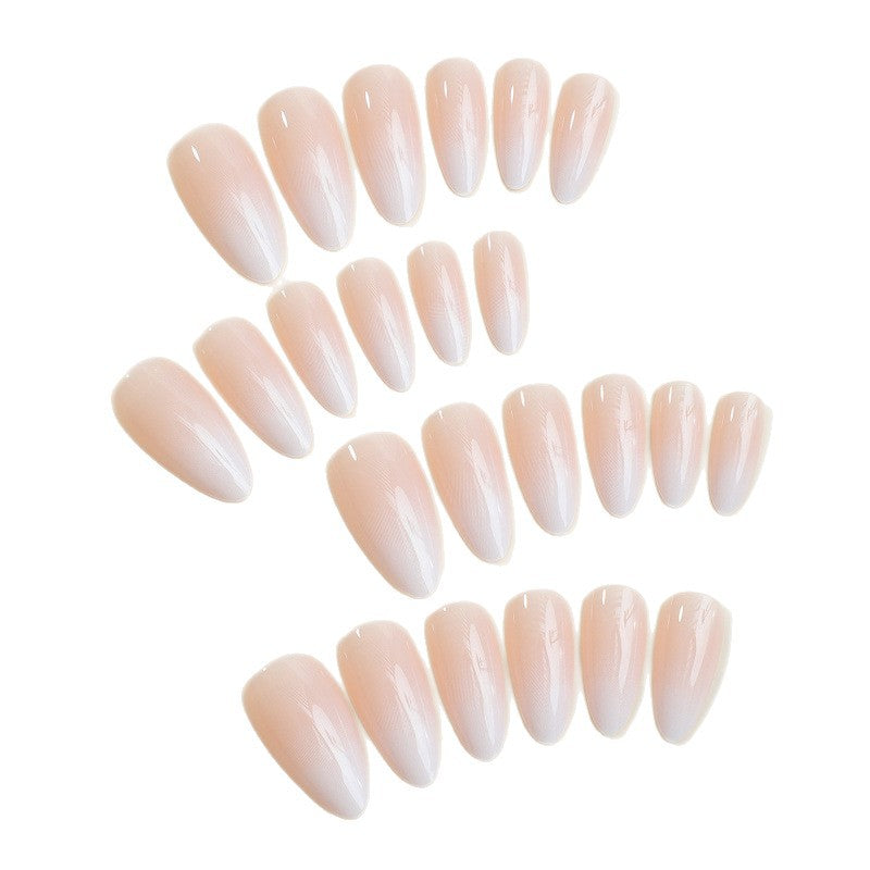 Elegante ovale Nagelkunst Brehn