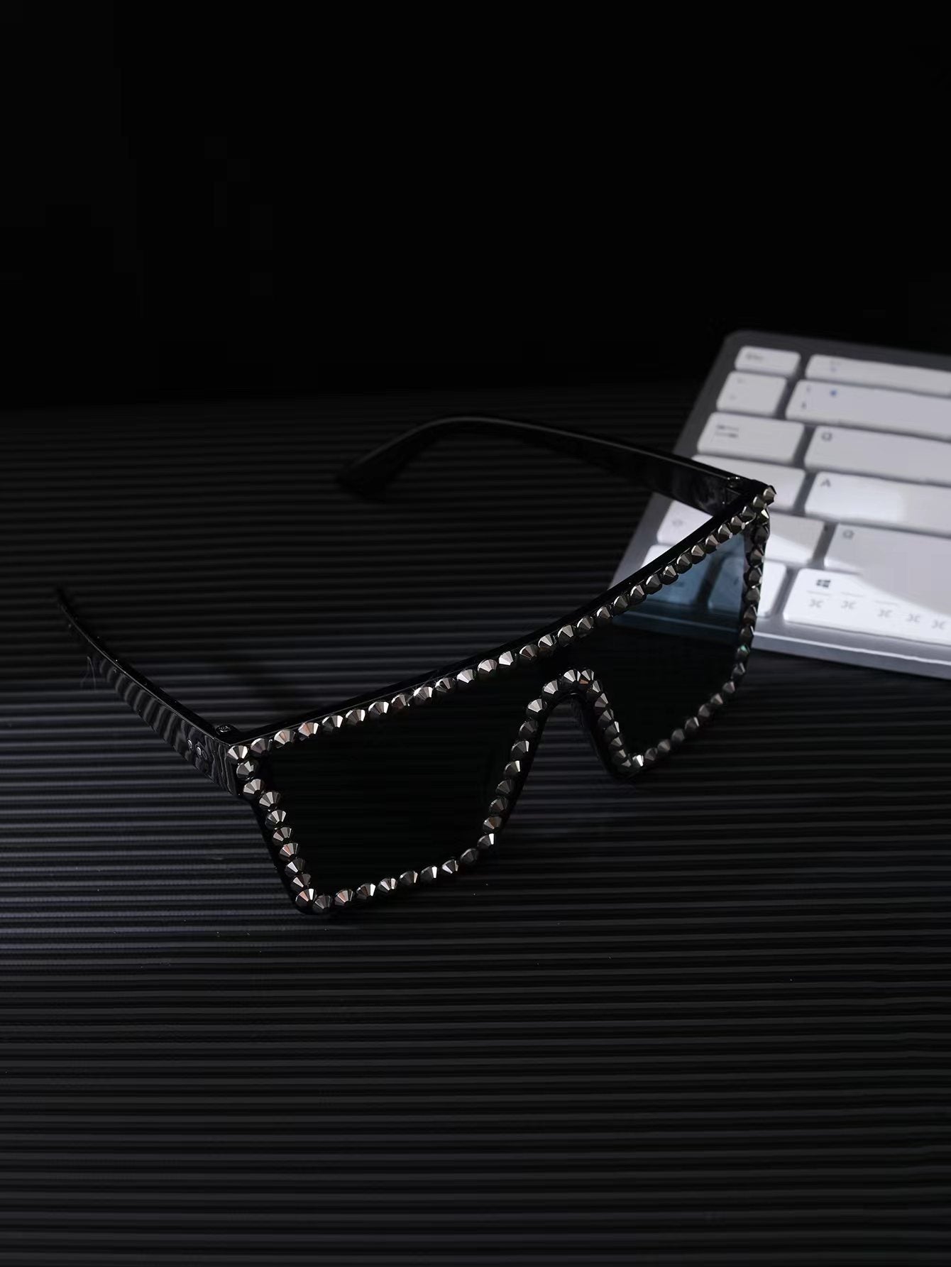 Damen Oversized Sonnenbrille mit modernem rechteckigem Rahmen Brehn