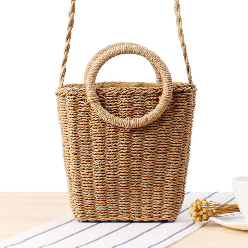 Handtasche Aus Geflochtenem Naturmaterial mit Rundem Griff Brehn
