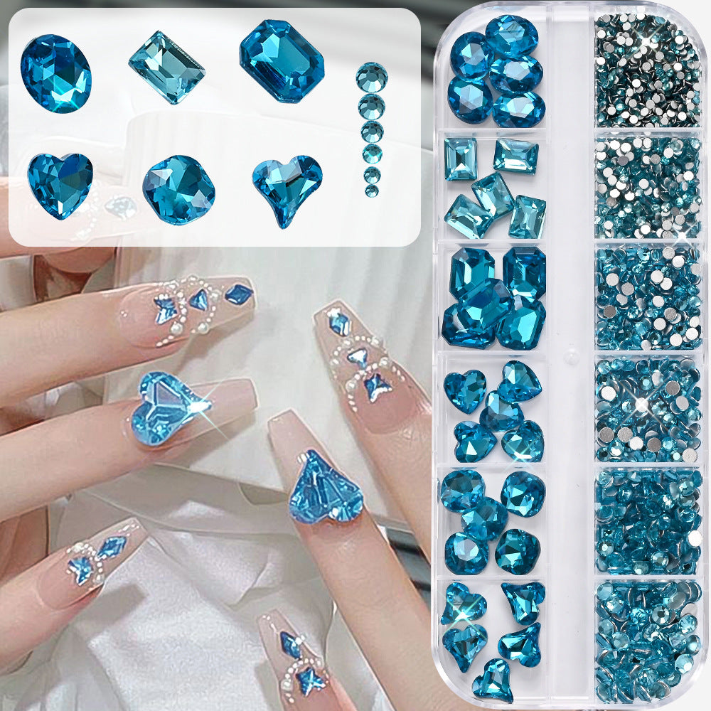 Dekorative Kristall-Nagelkunst-Verzierungen