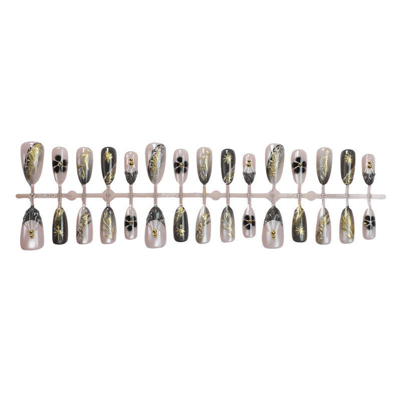 Kunstnagelset mit elegantem floralem Design Brehn