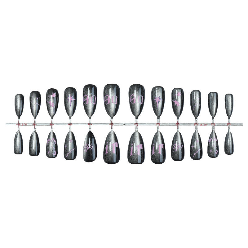 Kreatives Kunstnagelset mit mystischen Designs Brehn