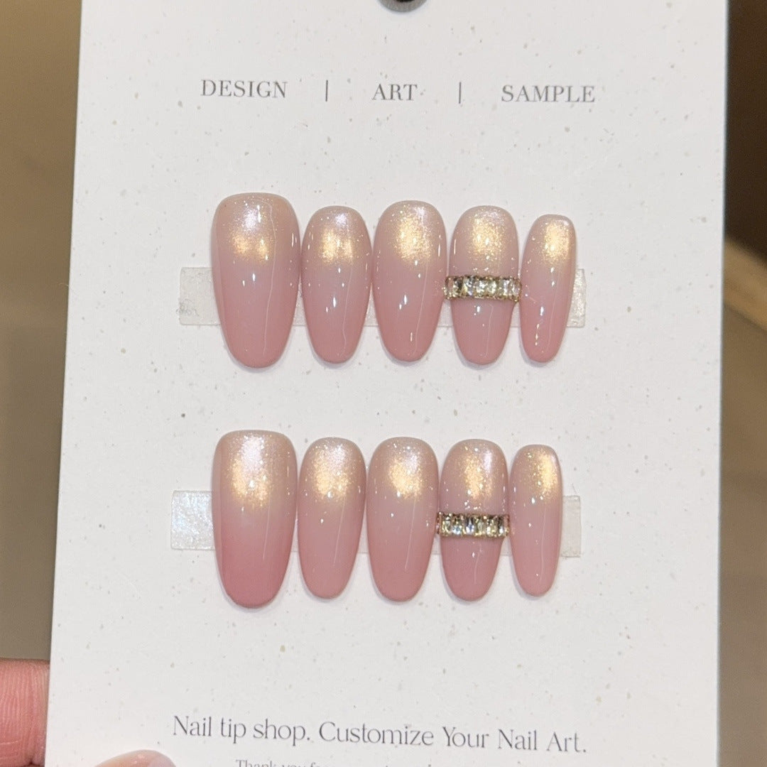 Glamouröse Kunstnägel mit Eleganter Glitzer- und Strass-Applikation Brehn