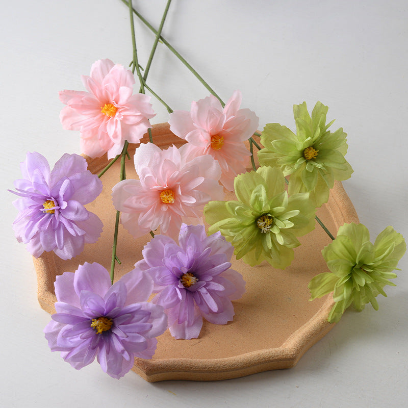 Dekorative Stoffblumenstielanordnung