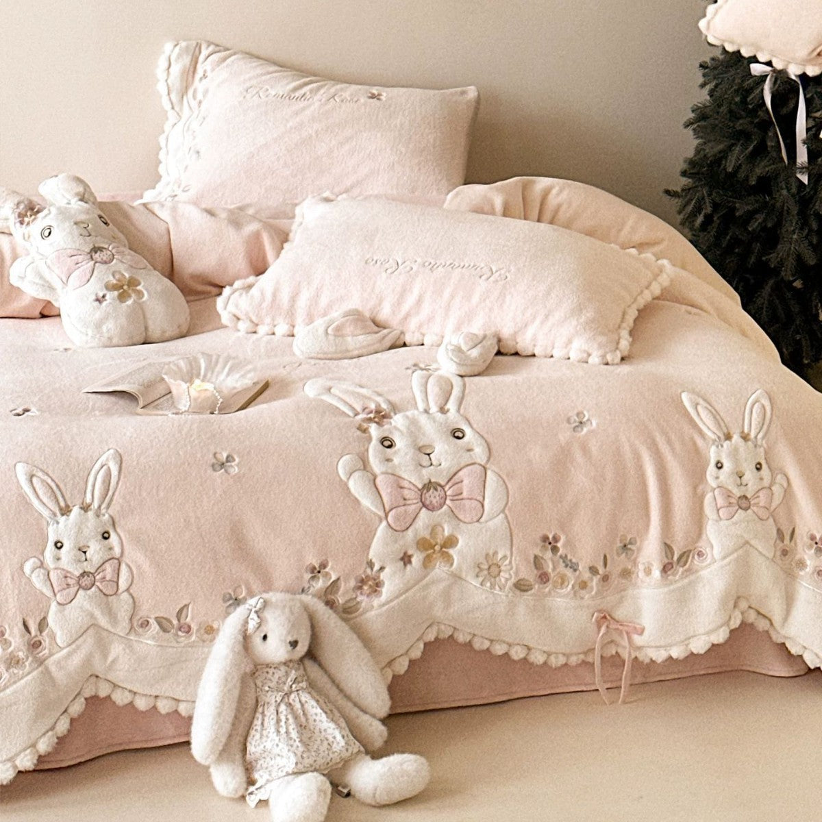 Plüsch gestepptes Bunny Applikation Bettbezugset mit Pom-Pom Besatz