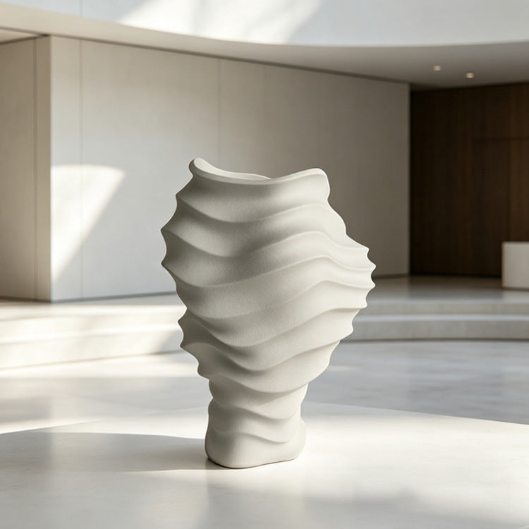Elegante zeitgenössische dekorative Vase mit Wellenmuster