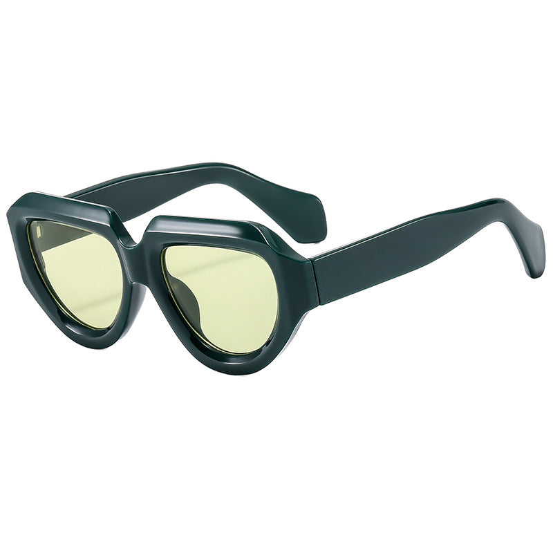 Damen Cat-Eye Sonnenbrille mit modernem transparentem Rahmen und UV-Schutz Brehn