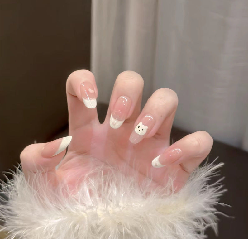 Elegante Druck-Nageltips mit goldenen Akzenten Brehn