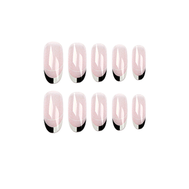 Künstliche Nagelkunst mit modernem French-Tip Design Brehn
