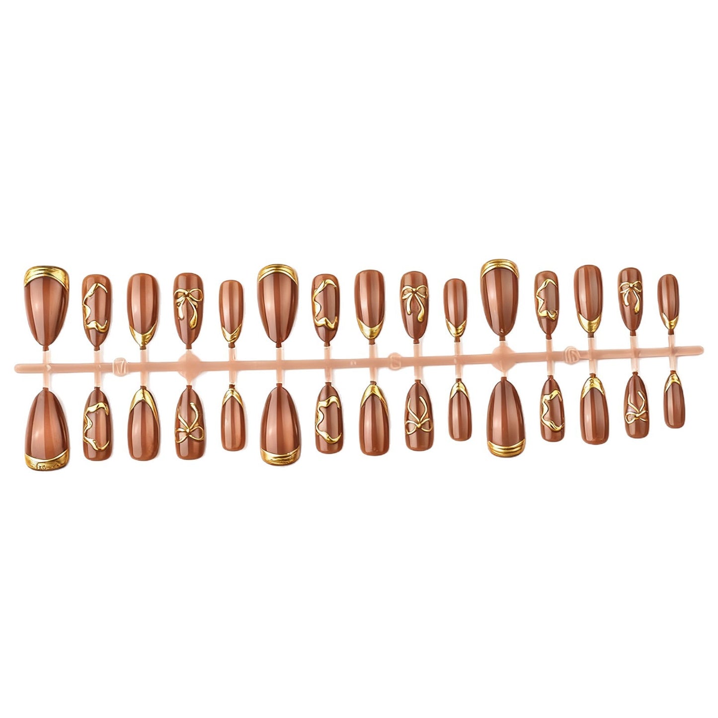 Elegante Kunstnägel mit Goldakzenten Brehn